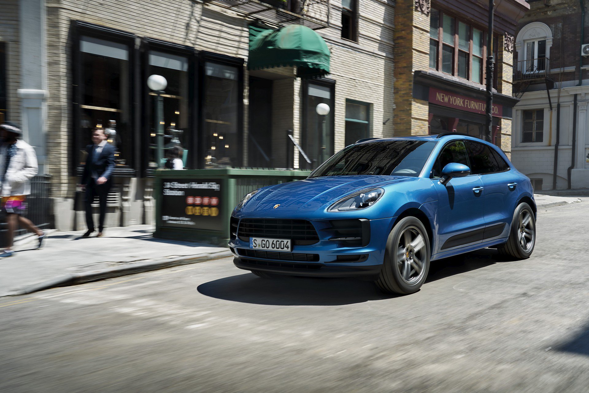 bfa4c912-2019-porsche-macan-3