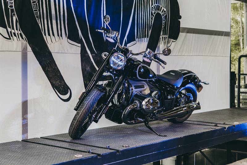 Ariel & BMW R18 (1)
