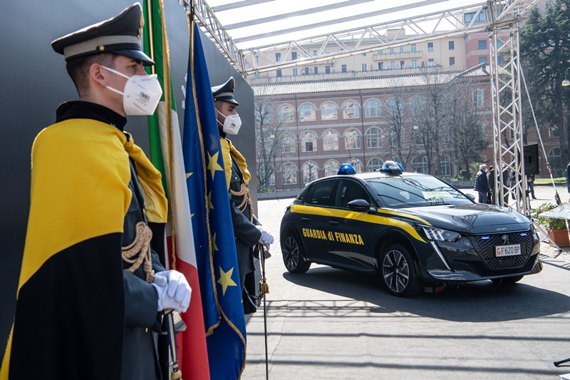1_PEUGEOT_e-208_GUARDIA_DI FINANZA