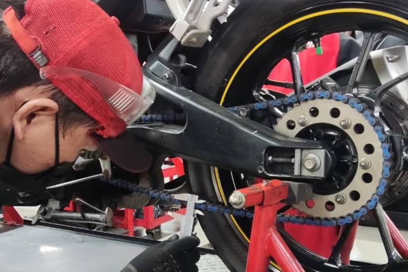 Perawatan Rantai Sepeda Motor (2)