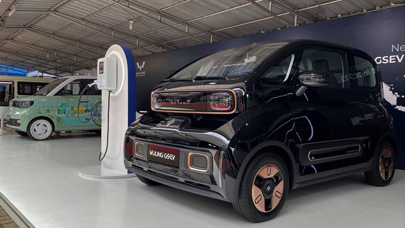 Wuling turut berpartisipasi dalam Indonesia Electric Motor Show 2021 dengan membawa 2 unit kendaraan listrik GSEV