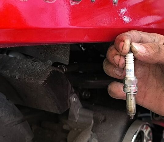 Motor Brebet Saat Digas? Bisa Jadi Busi Sudah Lemah