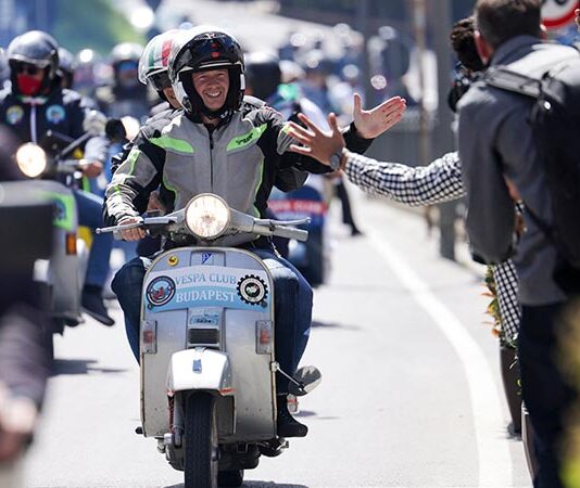 Puluhan Ribu Vespisti Siap Banjiri Gelaran Vespa Roma 2026