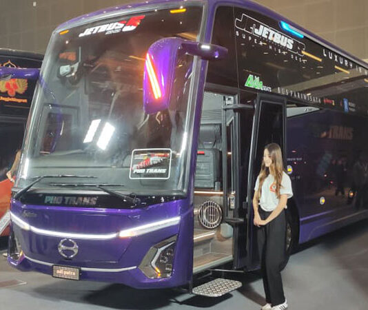 Makin Mewah, PO PHD Trans Rilis Bus Baru Hino RM 280 Berbaju Jetbus 5 Single Glass.