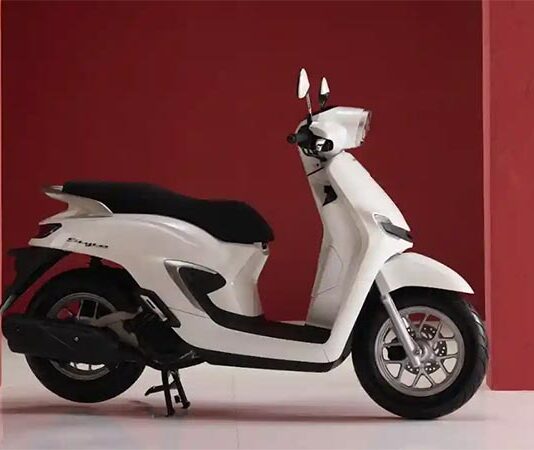 Ini Tips Cuci Motor Putih yang Benar Biar Tidak Berubah Jadi Kuning dekil