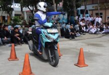 Tekan Angka Kecelakaan Remaja, WMS Gelar Uji Praktik Safety Riding di SMKN 5 Tangerang