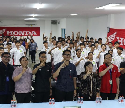 Honda Vario 125 Street Jadi Bahan Belajar Siswa SMK Jakarta
