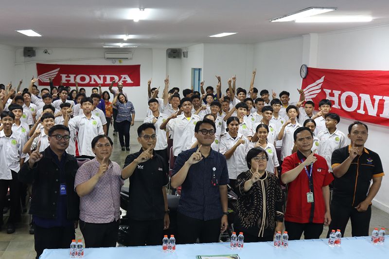 - AHBI Kenalkan Teknologi Honda Vario 125 Street kepada Siswa SMK Sint Joseph (3)
