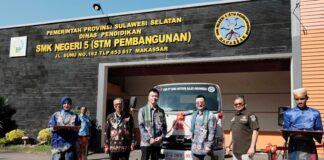 Hino Hibah Truk ke SMKN 5 Makassar, Perkuat Pendidikan Vokasi