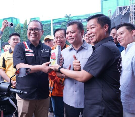 Mobilitas Guru Dijaga, Pertamina Lubricants Gelar Ganti Oli Massal