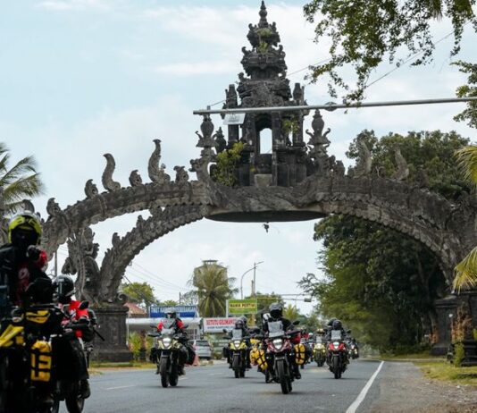 Ratusan Rider Suzuki V-Strom 250SX Taklukkan Jalur Ekstrem Bali