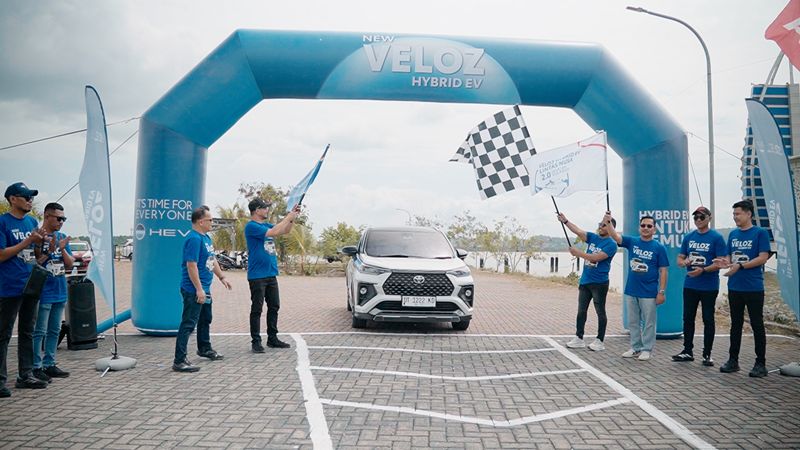 Toyota Veloz-lintas pulau (1)