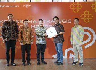 Langkah Besar! 50 Mobil Listrik Wuling Diserahkan ke MPMRent