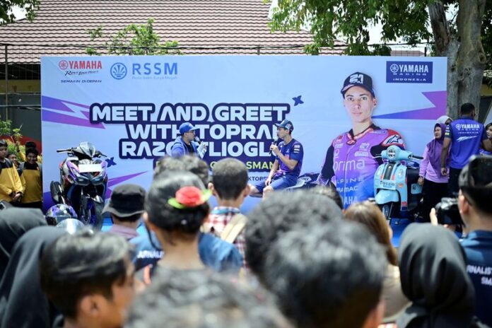 Rider Yamaha MotoGP (5)